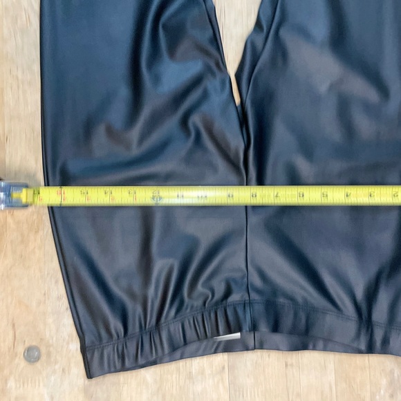 Fun Faux leather ankle length pant. Pull on. - Picture 3 of 7